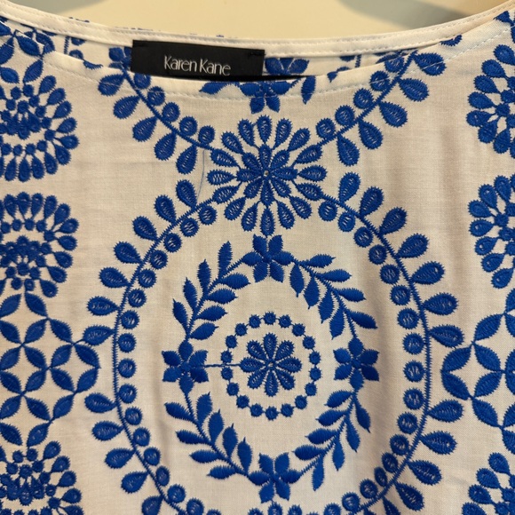 NWT XL Karen Kane Blue and White Embroidered Top - Picture 5 of 7
